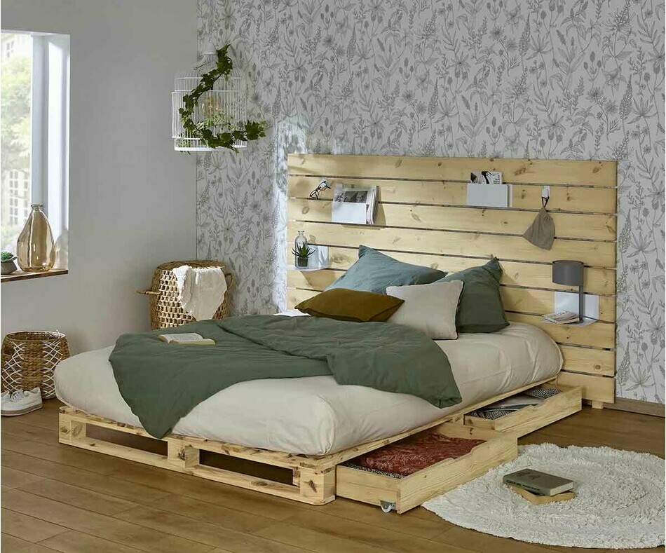tiroir bois avec lit palette et tte de lit
