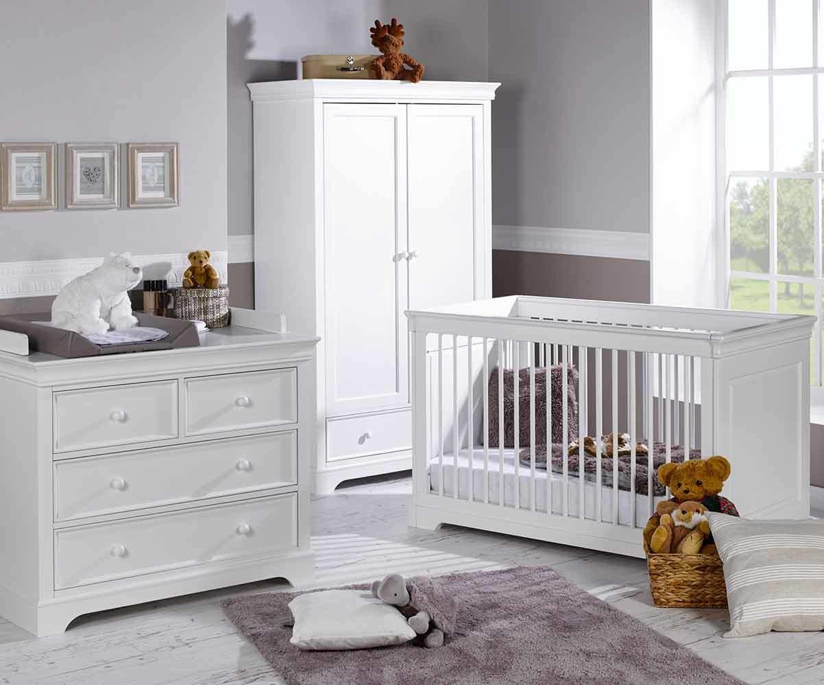 Chambre complète lit bébé évolutif - commode à langer - armoire
