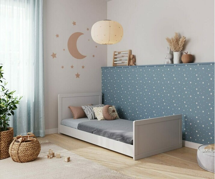 Lit montessori Foray blanc dans chambre d'enfant